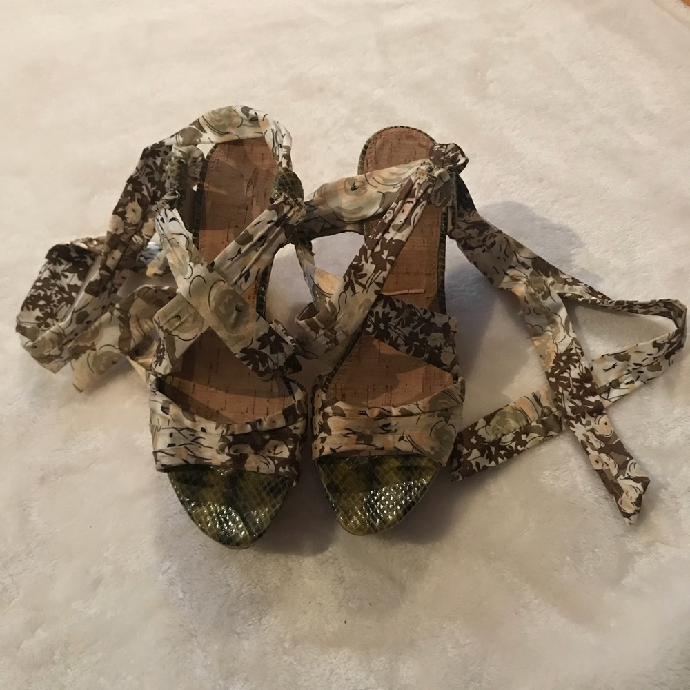 Guess Lace Up Cork Wedge - Picture 3 of 6